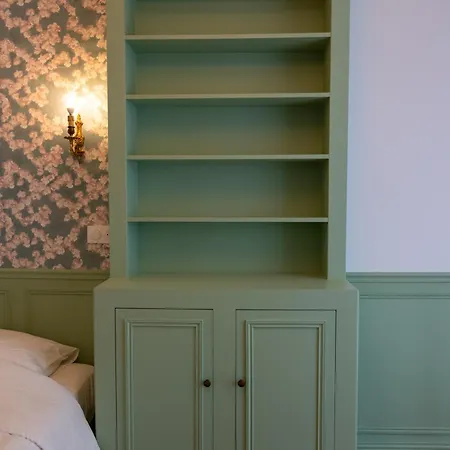 Apartment 15